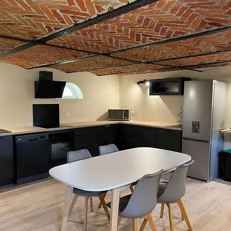 La Ferme Des 2 Oliviers 度假居